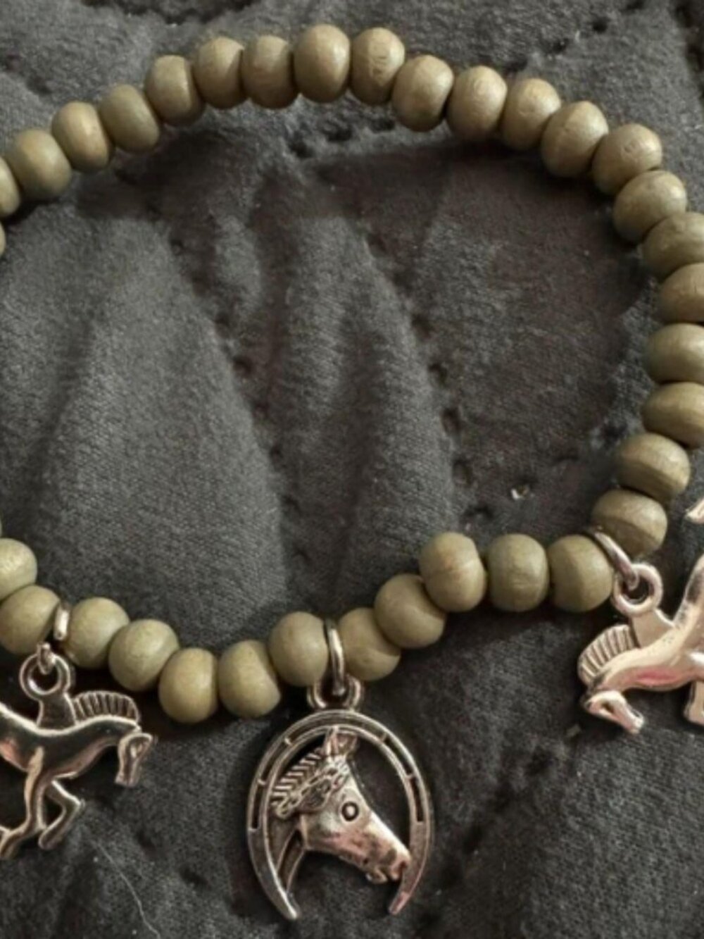 Horse stretch bracelet